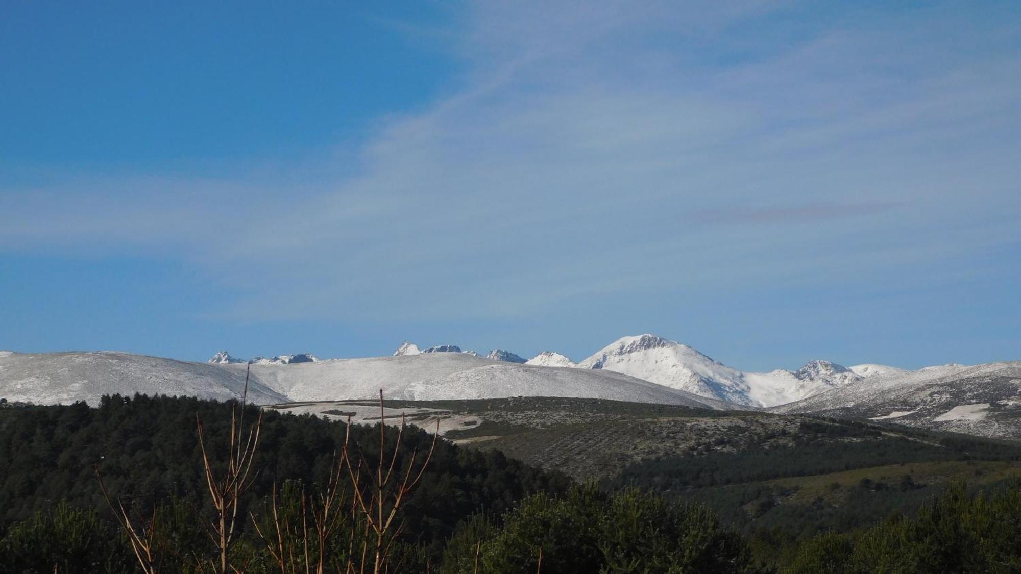 纳瓦雷东达德格雷多斯La Silla De La Reina别墅 外观 照片